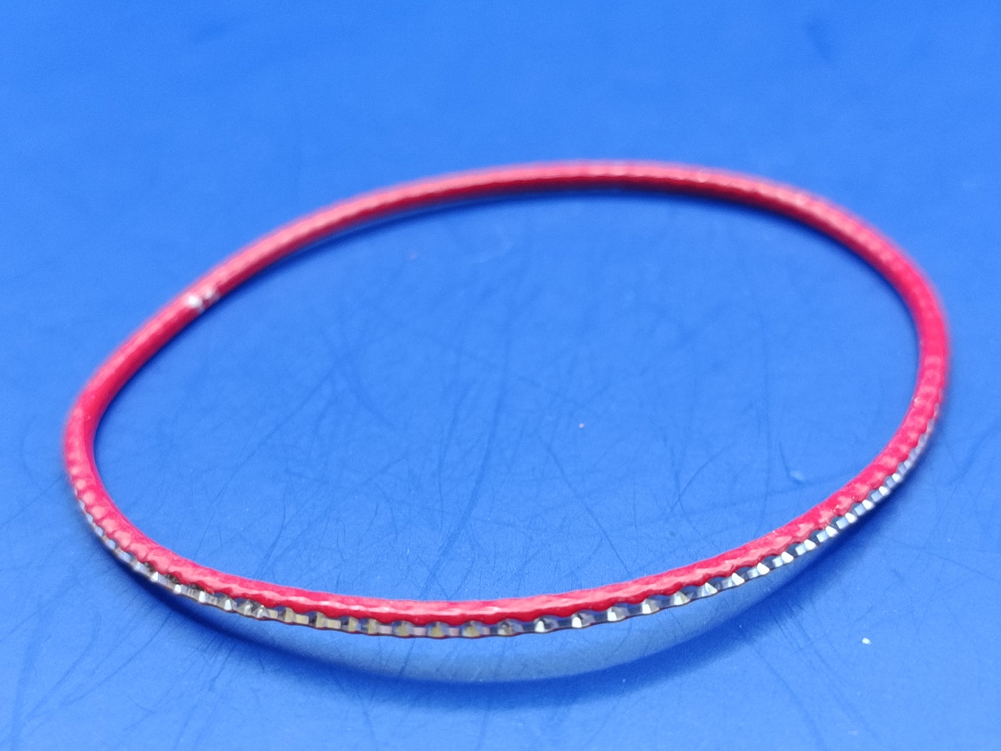 Schicker Damen Armreif in Rot mit Glitzer