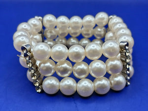 Elegantes Perlen Armband in Weiß Modern