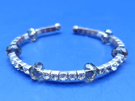 Eleganter Damen Armreif in Silber mit Strass
