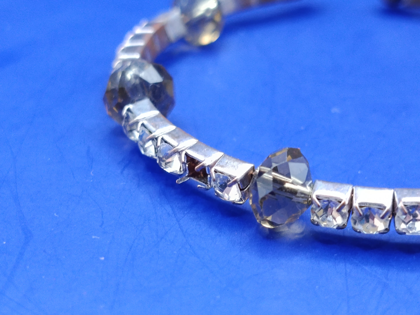 Eleganter Damen Armreif in Silber mit Strass
