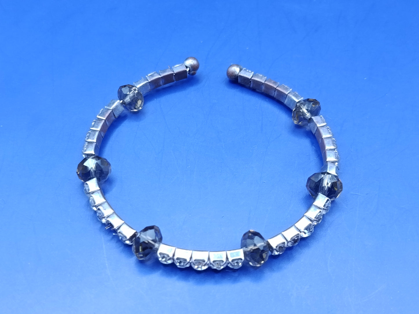 Eleganter Damen Armreif in Silber mit Strass