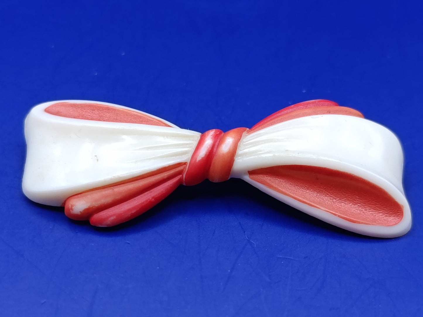 Vintage Schleifen Brosche in Weiß und Rot