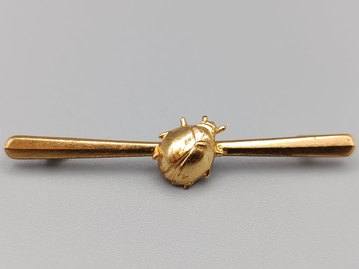 Vintage Brosche Goldfarbene Stabnadel