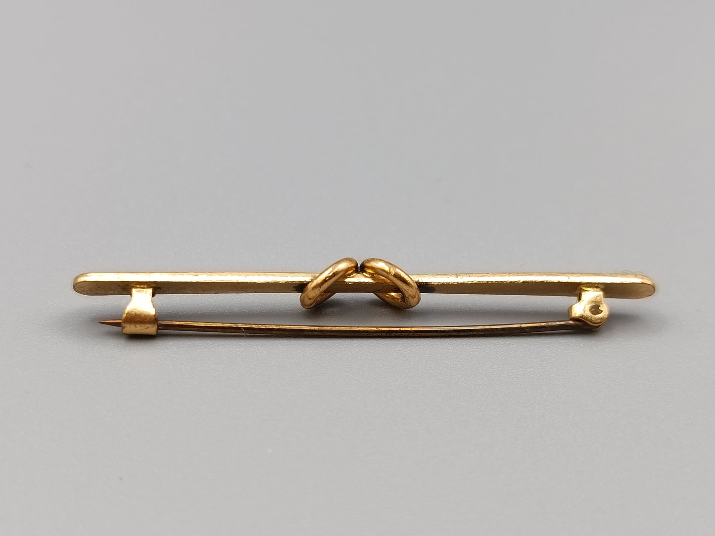 Elegante Vintage Brosche Goldfarbene Stabnadel