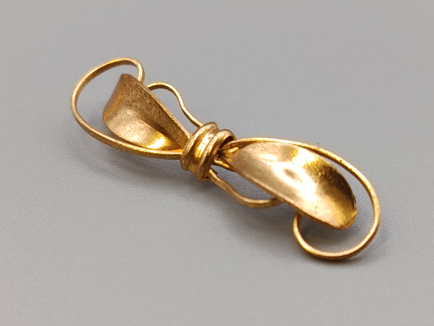Vintage Brosche Goldfarbene Stabnadel mit Schleife