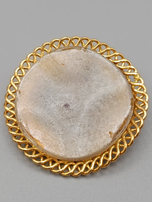 Klassische Vintage Brosche Goldfarbene Fassung