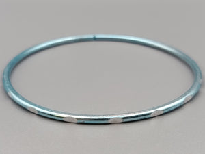 Klassischer Vintage Armreif Filigranes Design in Hellblau