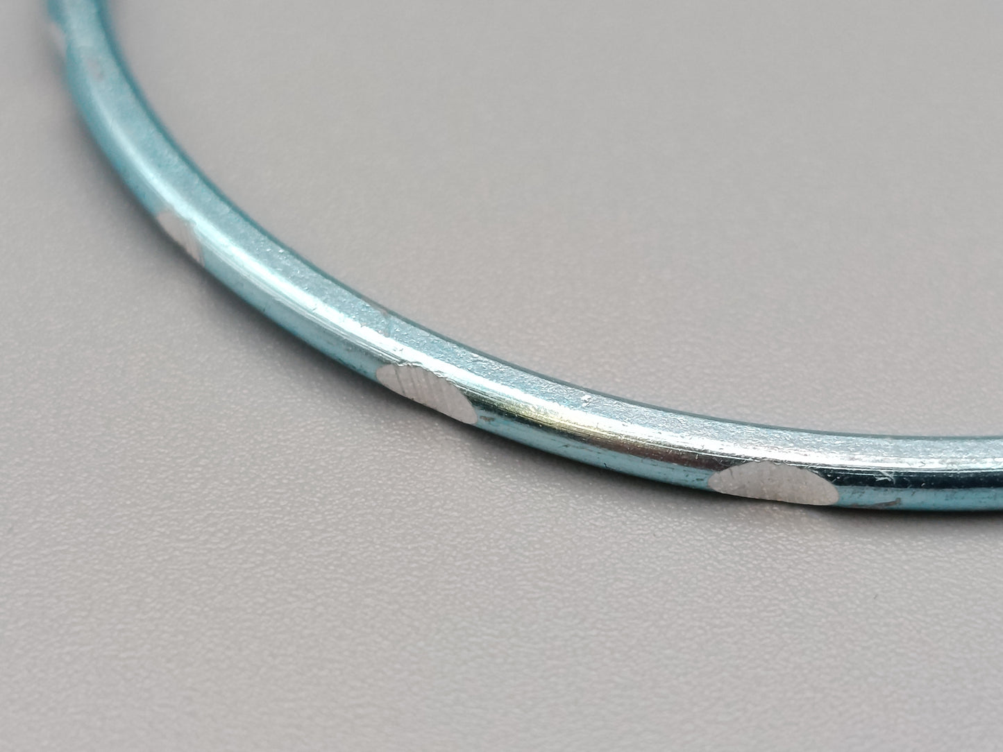 Klassischer Vintage Armreif Filigranes Design in Hellblau