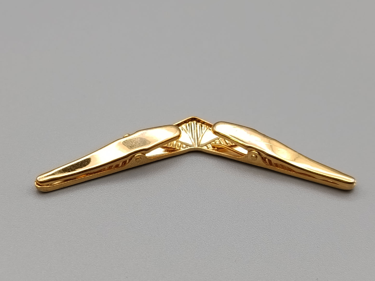 Vintage Kragenclip in Gold und Silberoptik