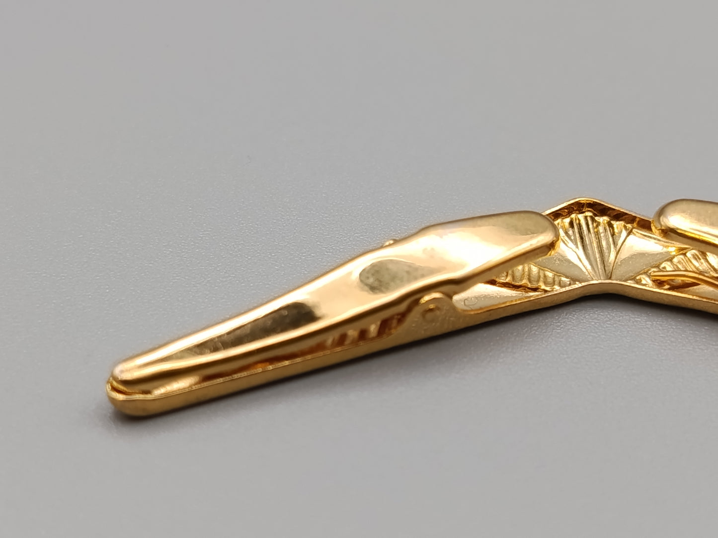 Vintage Kragenclip in Gold und Silberoptik