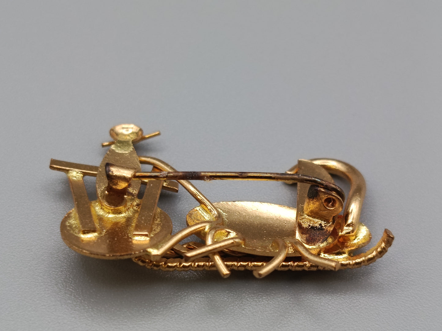 Vintage Brosche in Goldoptik  Motiv Eselkarren mit Bauer
