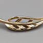 Elegante Goldene Brosche in Blattform Vintage Design