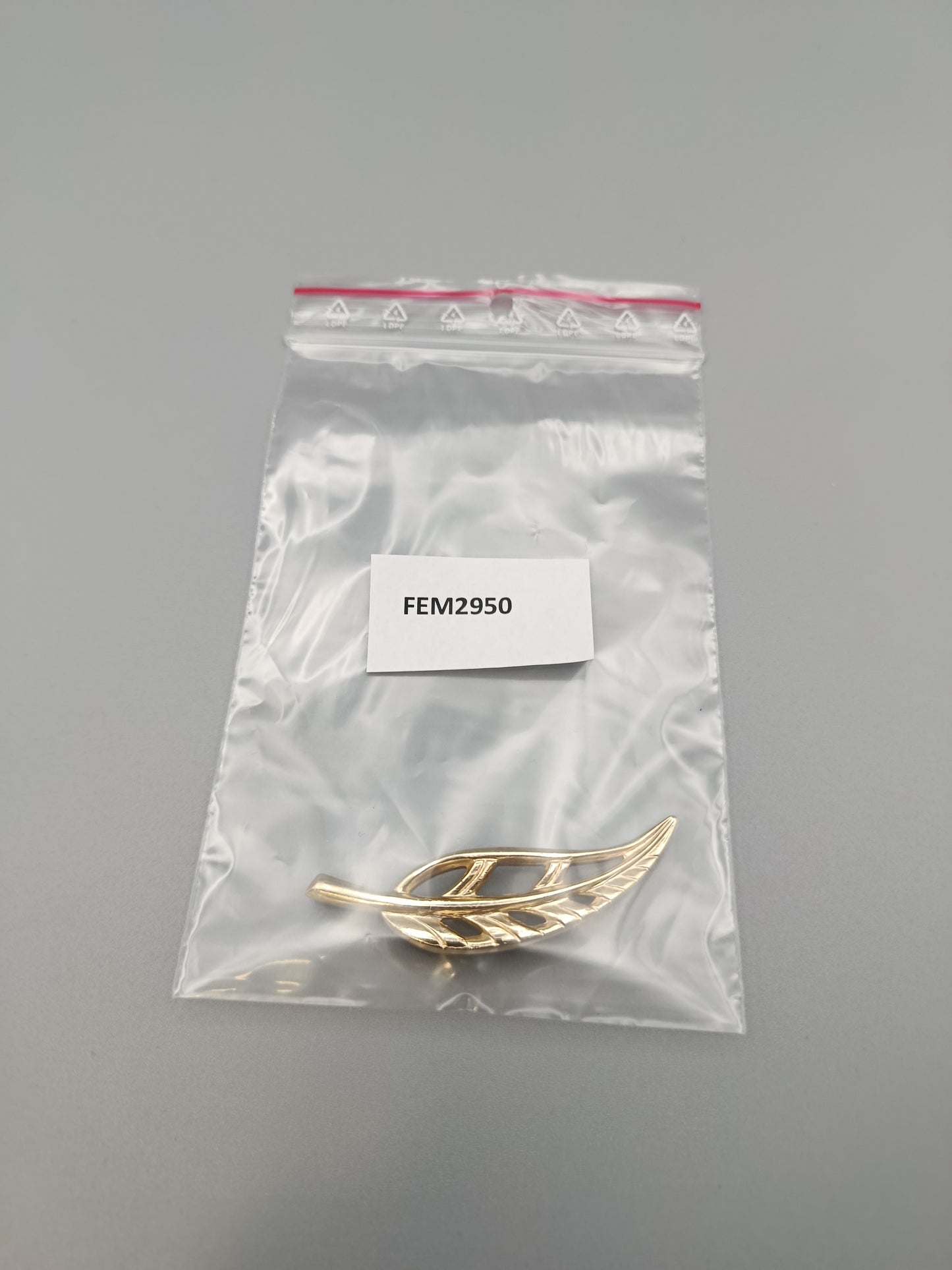 Elegante Goldene Brosche in Blattform Vintage Design