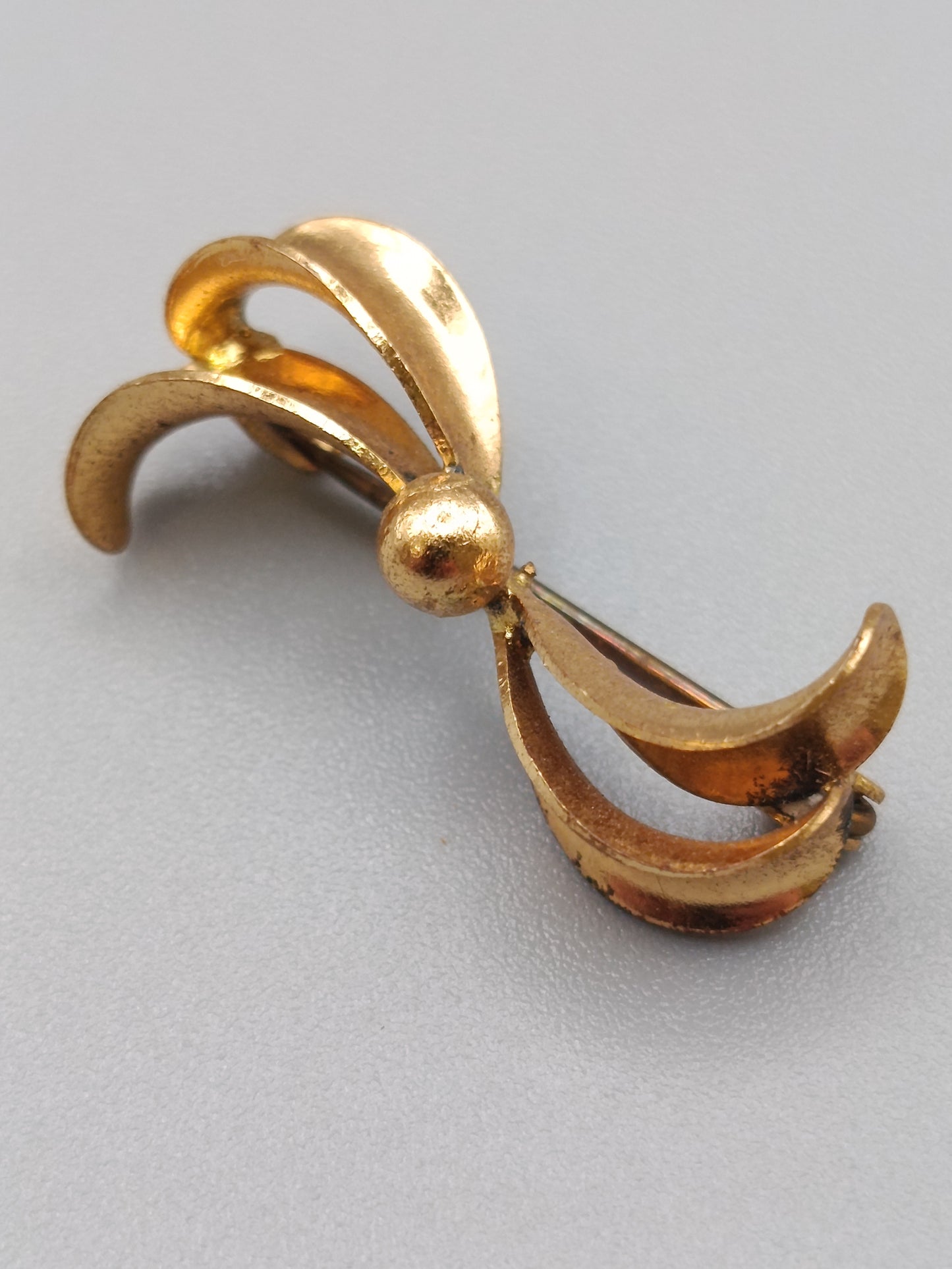 Elegante Brosche in Goldoptik Vintage Stil