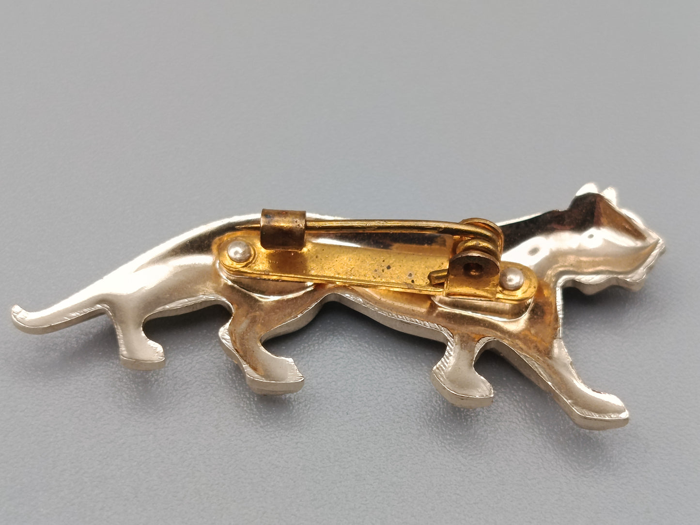 Elegante Tiger Brosche in Goldoptik Vintage