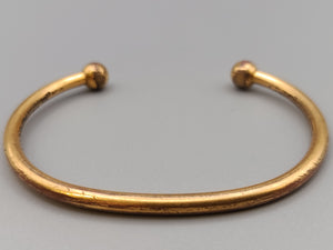 Klassischer Goldener Armreif Damen Arm Schmuck