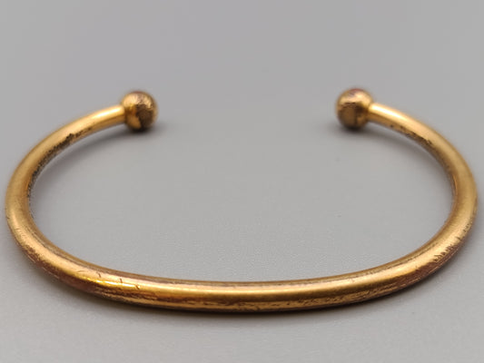 Klassischer Goldener Armreif Damen Arm Schmuck