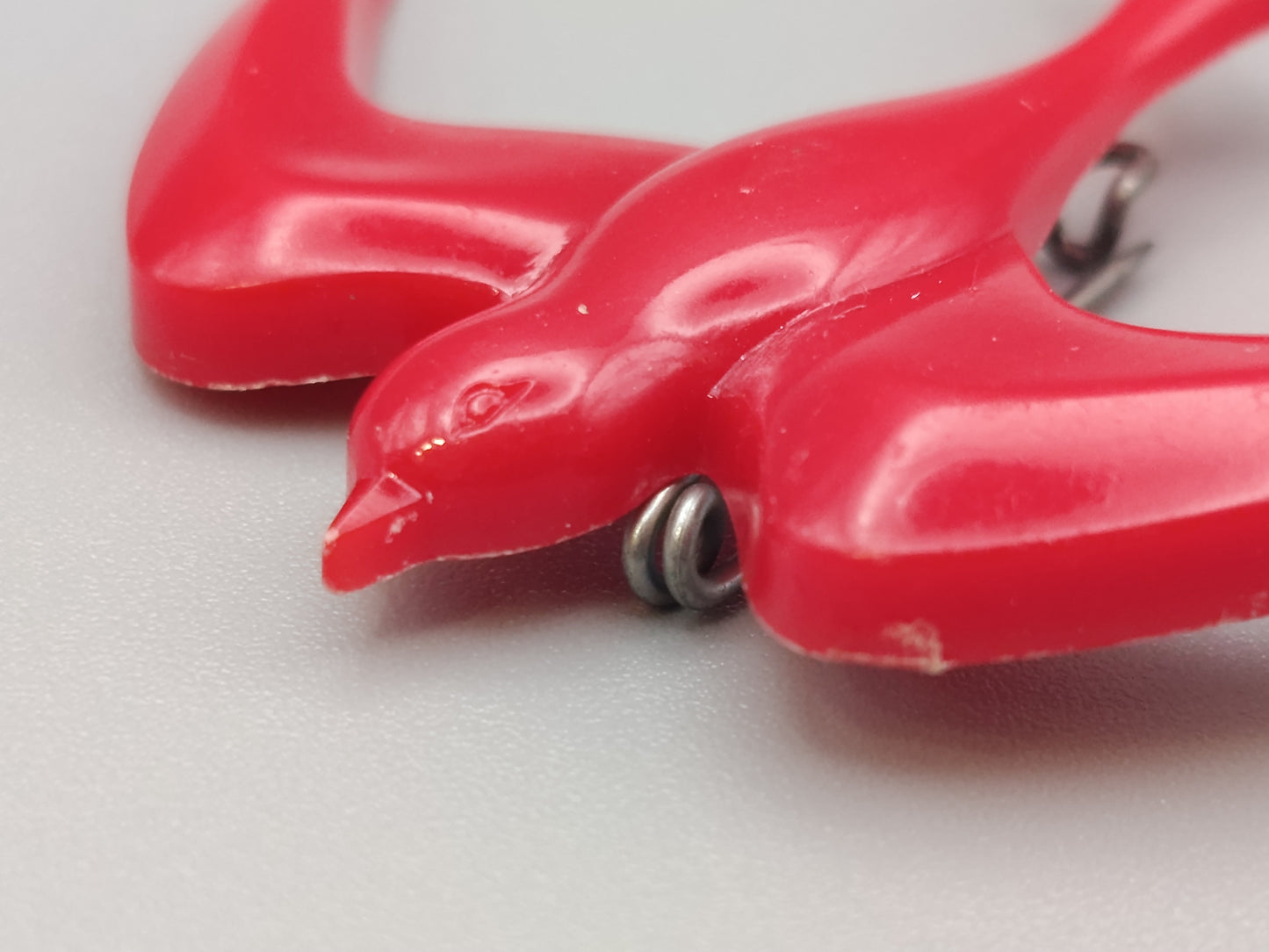 Schöne Schwalben Brosche in Rot Vintage Stil