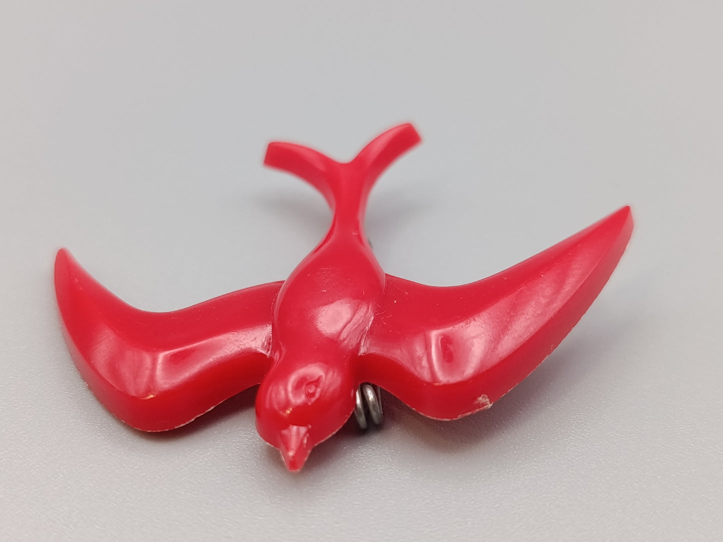 Schöne Schwalben Brosche in Rot Vintage Stil