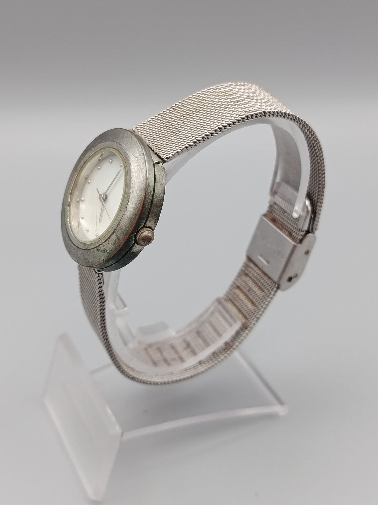 Klassische Damen Uhr in Silberoptik Design