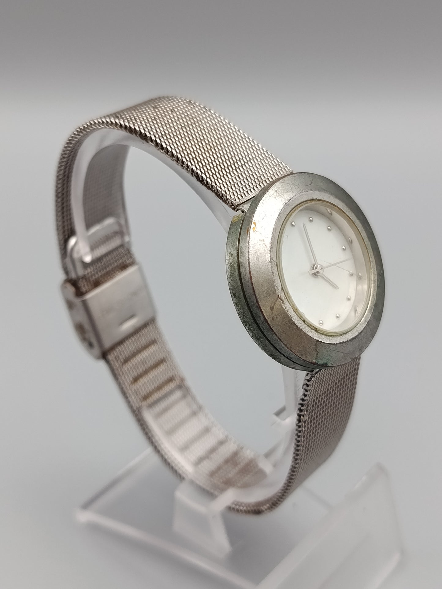 Klassische Damen Uhr in Silberoptik Design