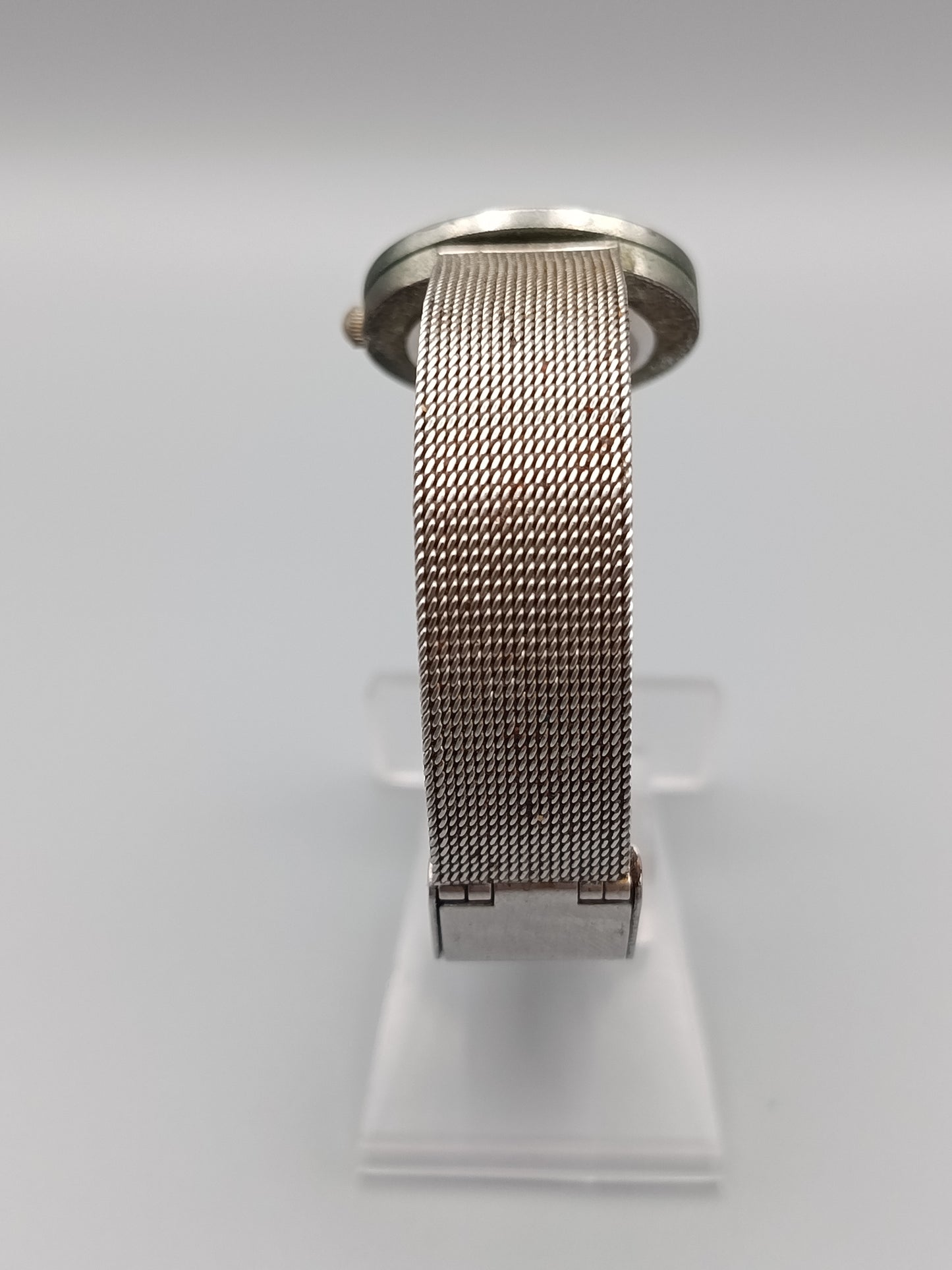Klassische Damen Uhr in Silberoptik Design