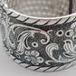 Eleganter Vintage Armreif mit floralem Design