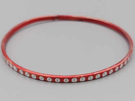 Schmaler Vintage Armreif in Rot mit Punkt Dekor