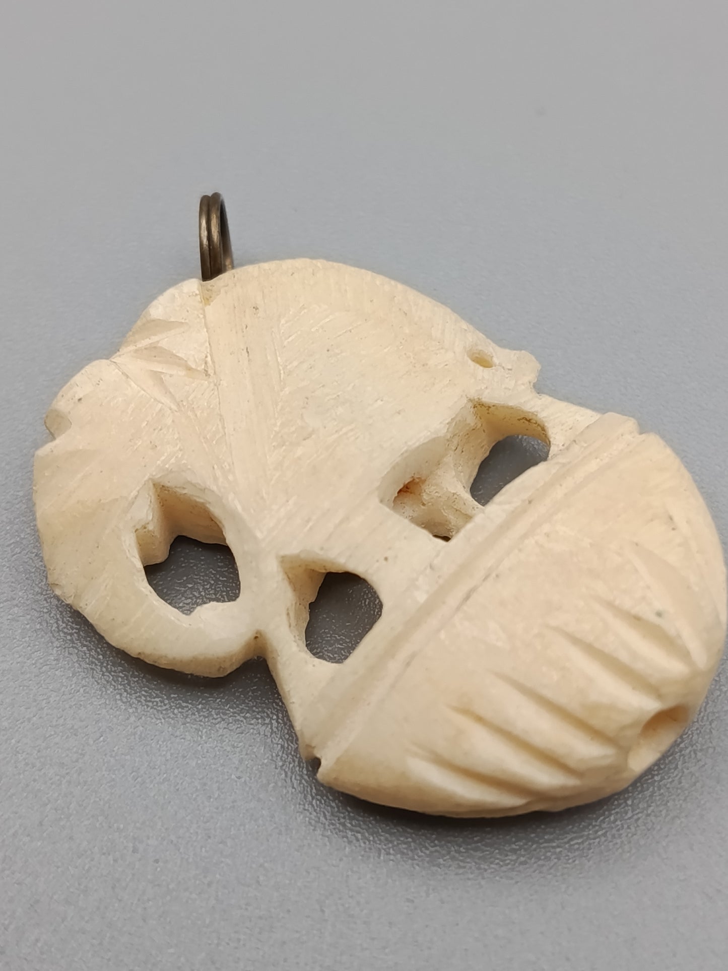 Geschnitzter Elefanten Anhänger Vintage Schmuck