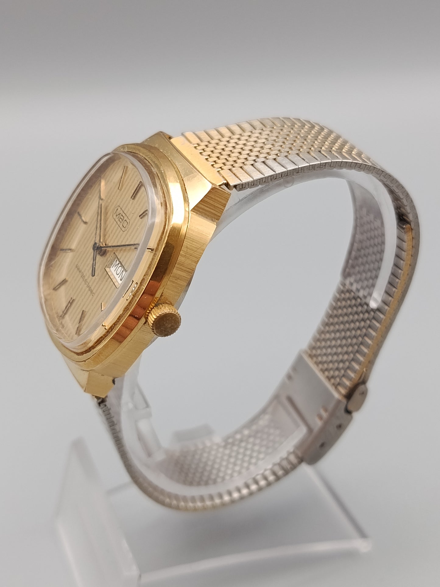 Vintage MBO Herren Uhr Retro Design mit Streifendial