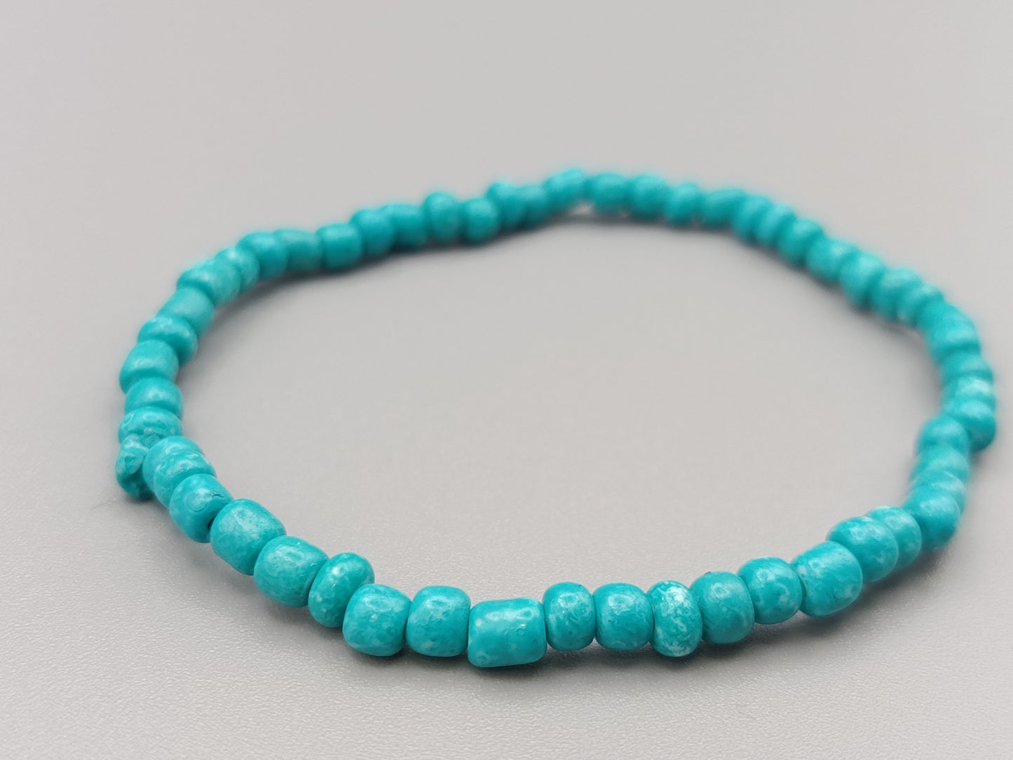 Schmuckes Perlen Armband in Türkis Elastisch