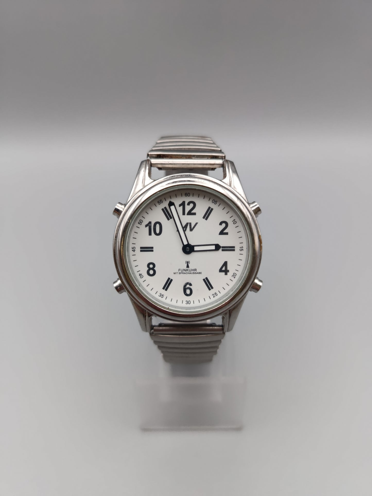 Klassische MV Funk Uhr Senioren Uhr mit Sprachausgabe