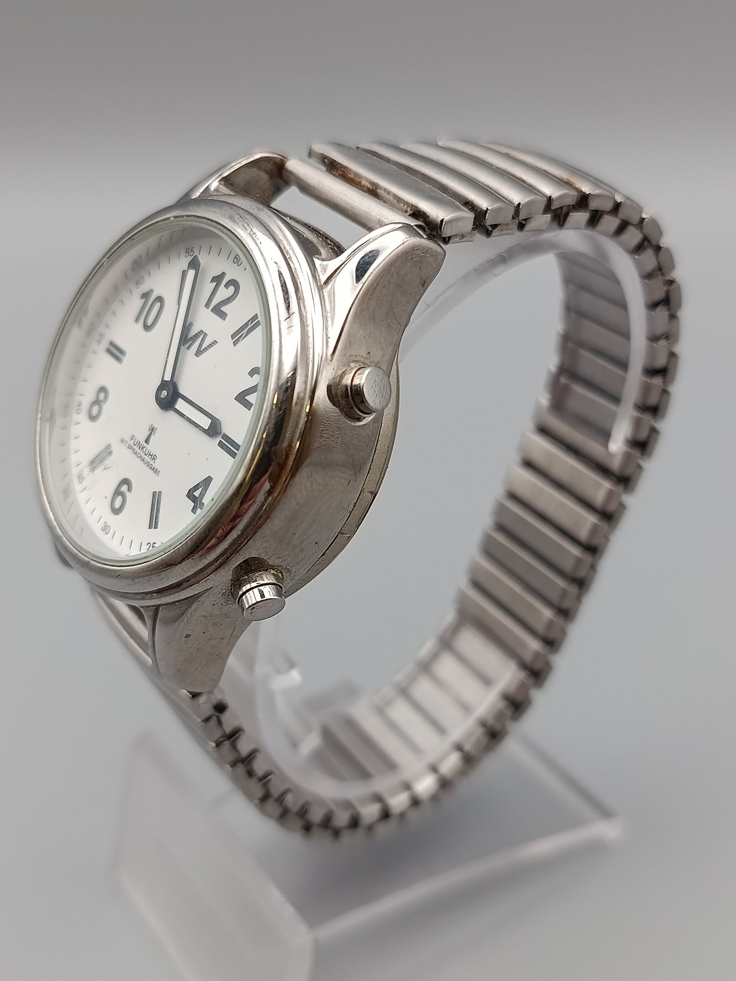 Klassische MV Funk Uhr Senioren Uhr mit Sprachausgabe