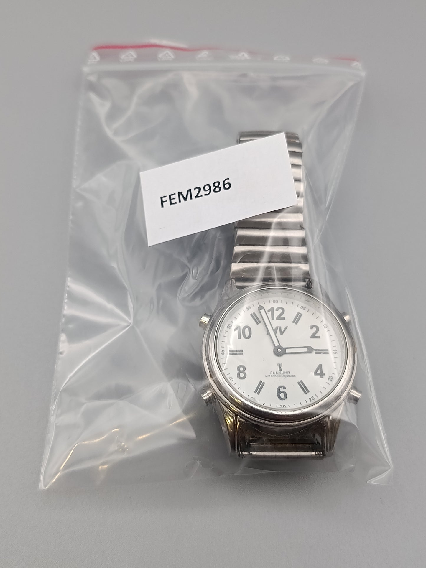 Klassische MV Funk Uhr Senioren Uhr mit Sprachausgabe