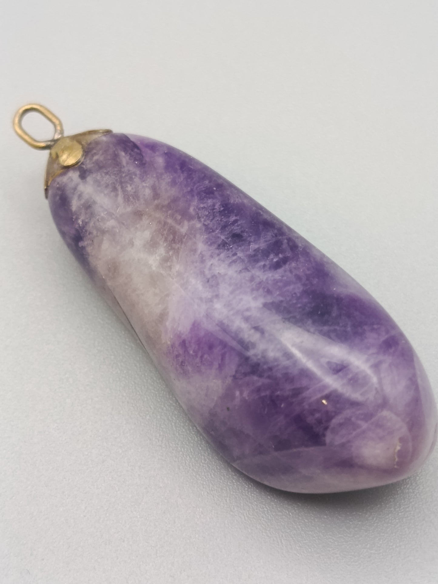 Eleganter Amethyst Edelstein Anhänger Violett