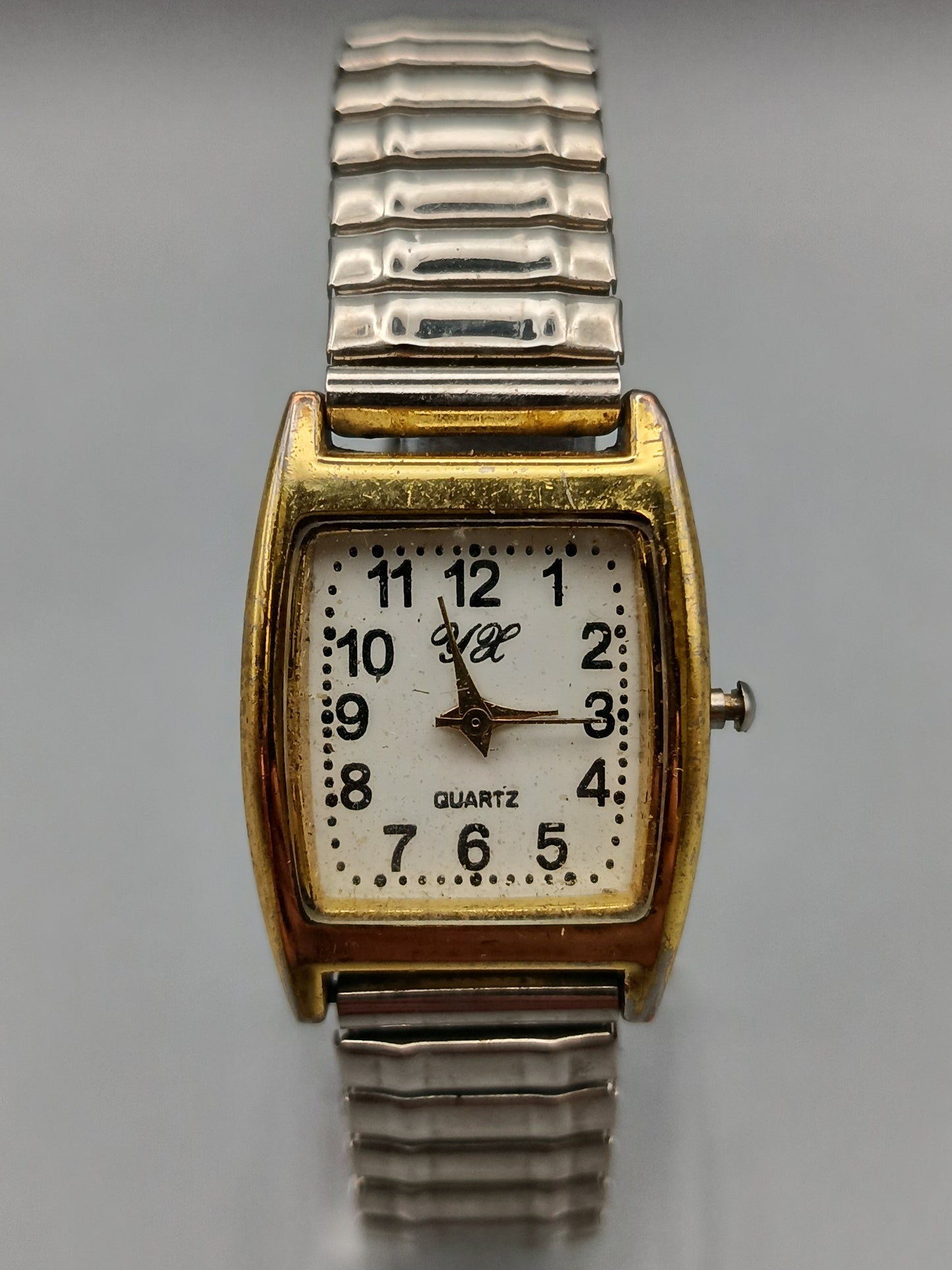 Klassische YX Damen Uhr Elegantes Bicolor-Design