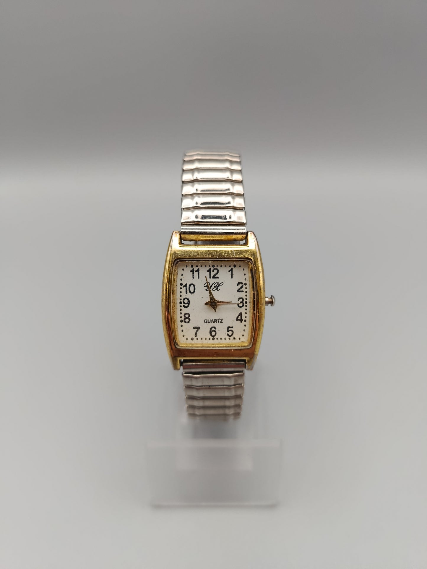 Klassische YX Damen Uhr Elegantes Bicolor-Design