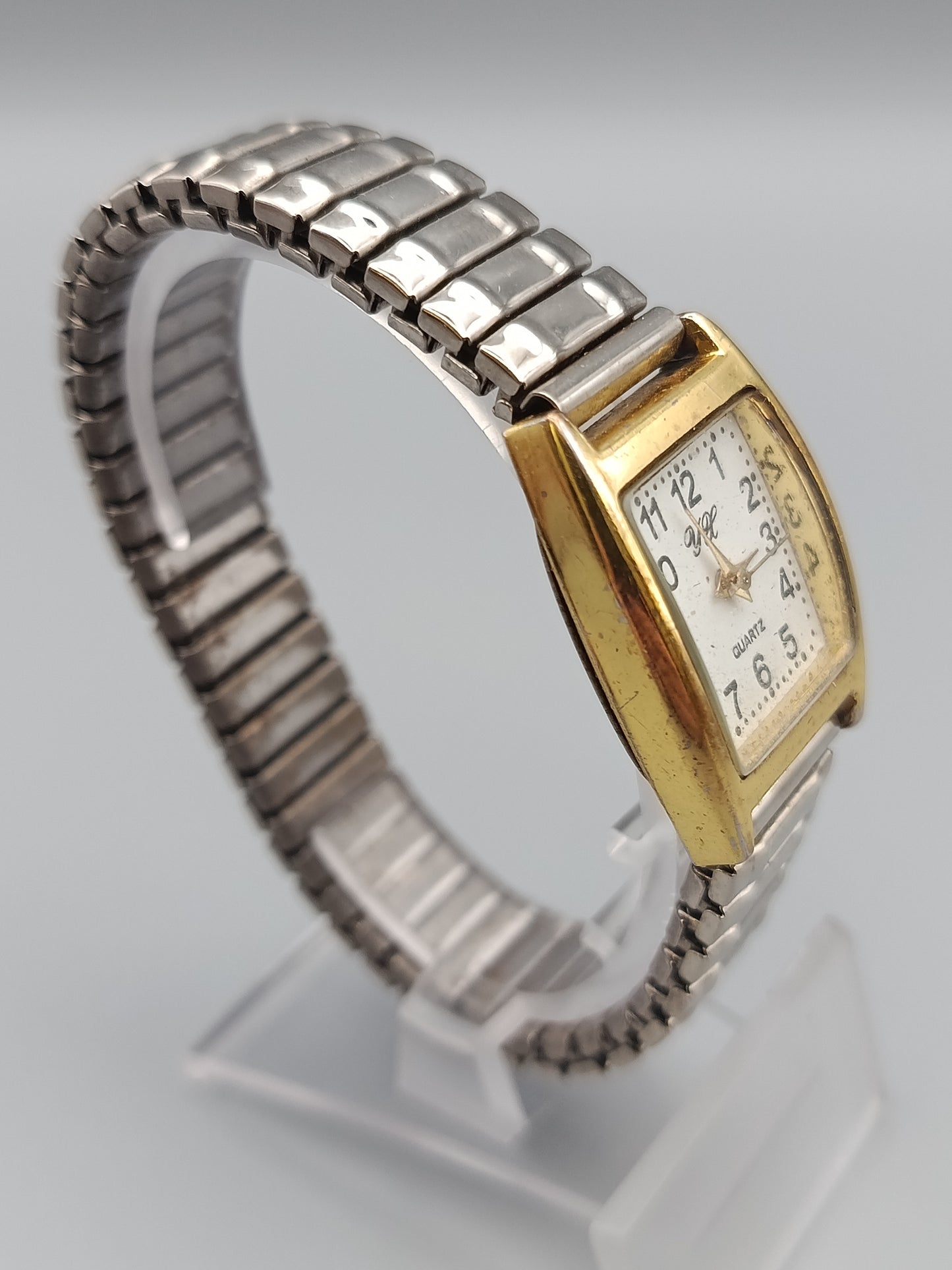Klassische YX Damen Uhr Elegantes Bicolor-Design