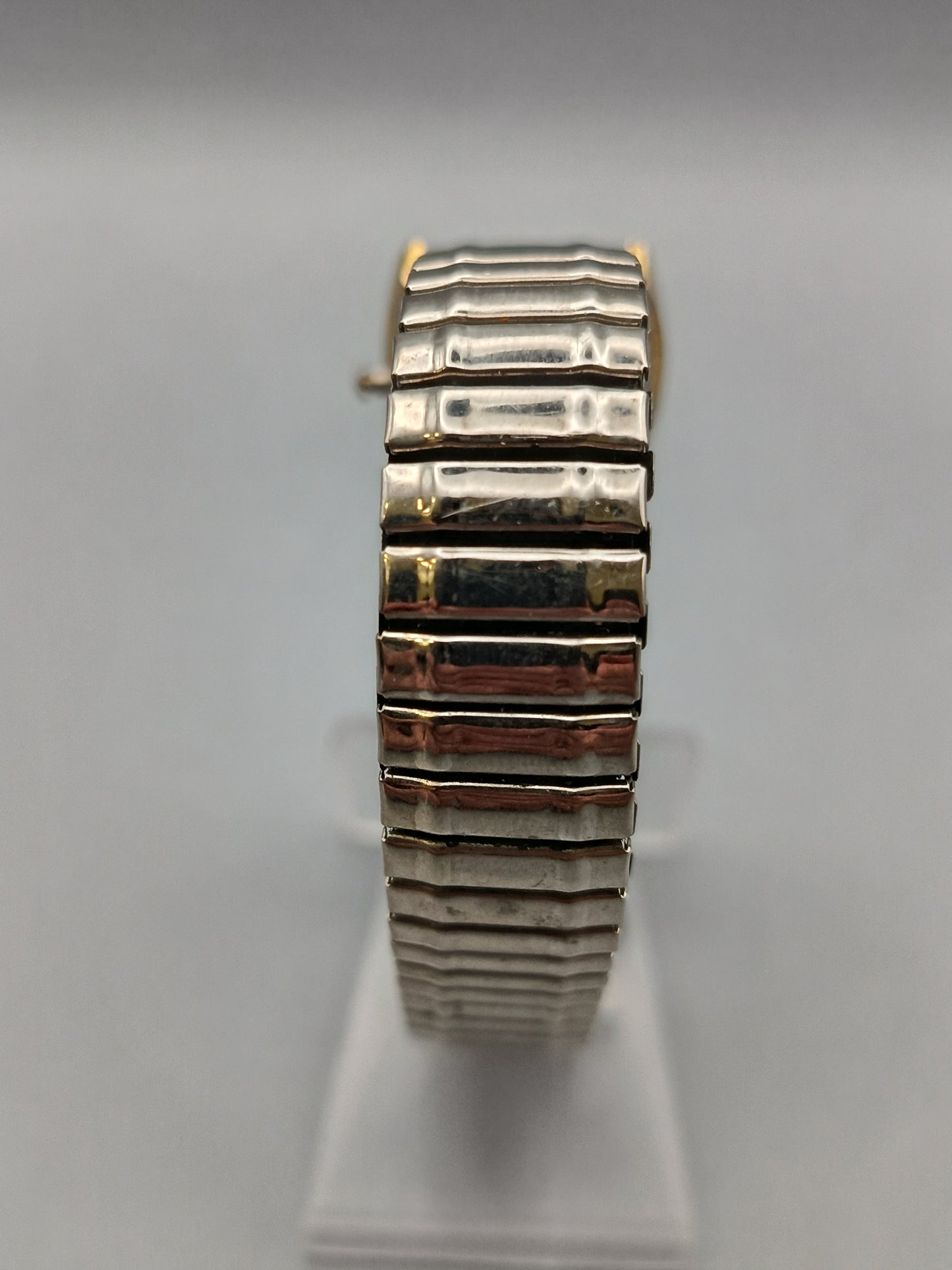 Klassische YX Damen Uhr Elegantes Bicolor-Design