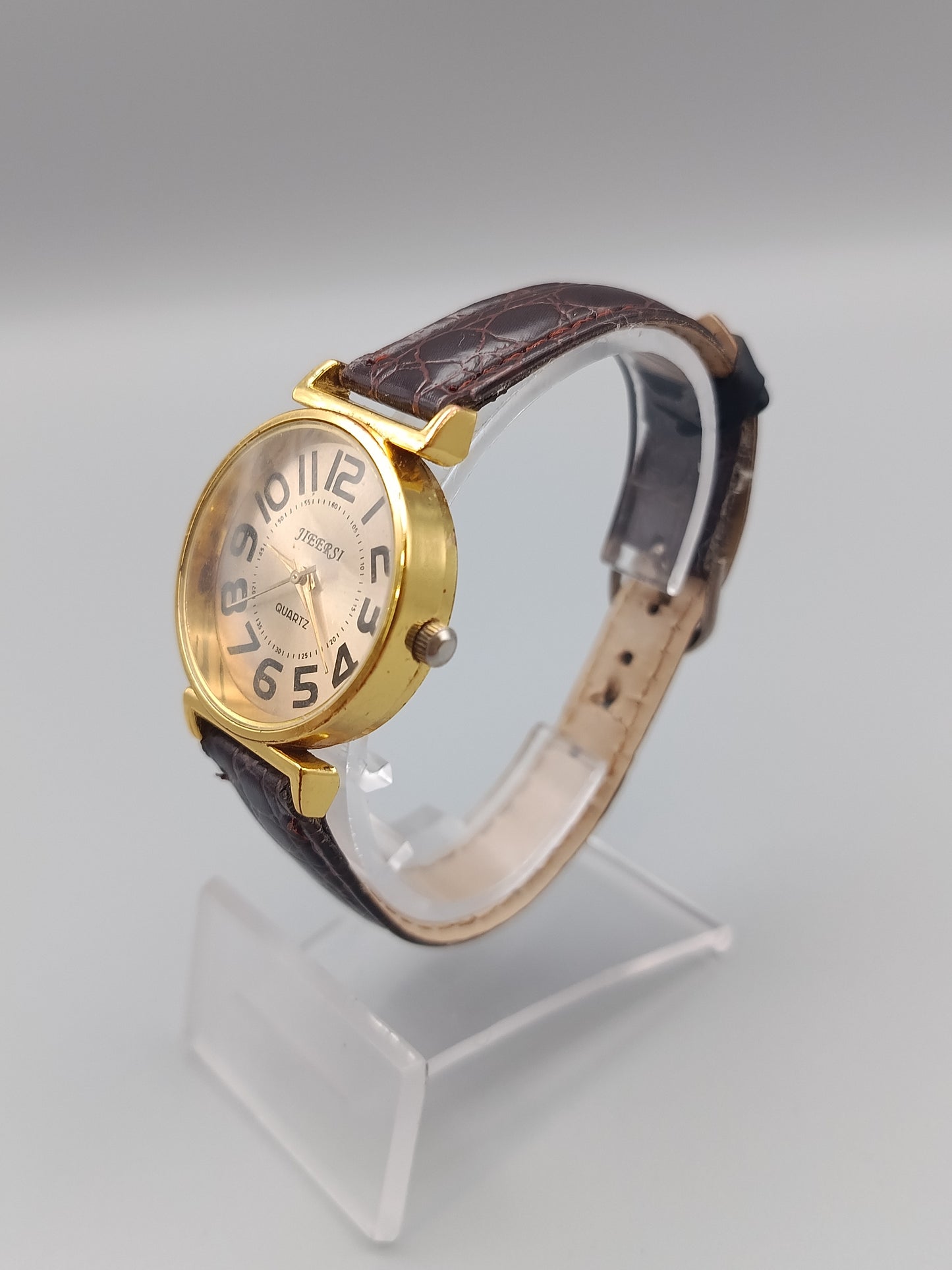 Klassische Jieersi Damen Uhr Elegantes Gold Design