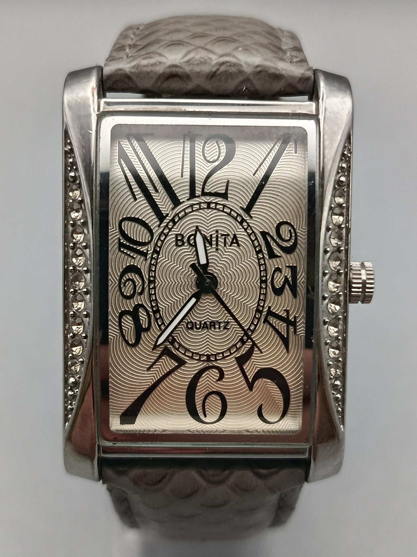 Elegante Bonita Damen Uhr Design mit Strass Besatz