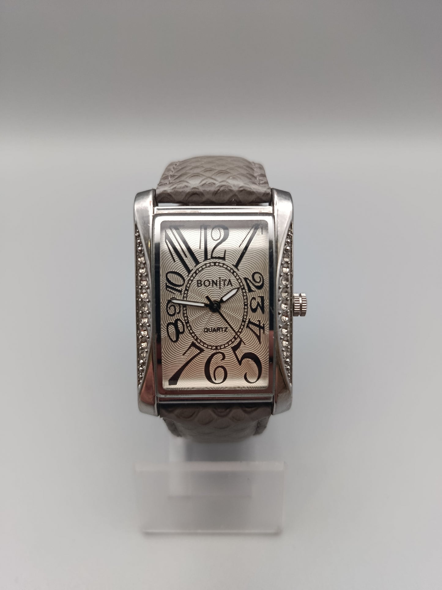 Elegante Bonita Damen Uhr Design mit Strass Besatz