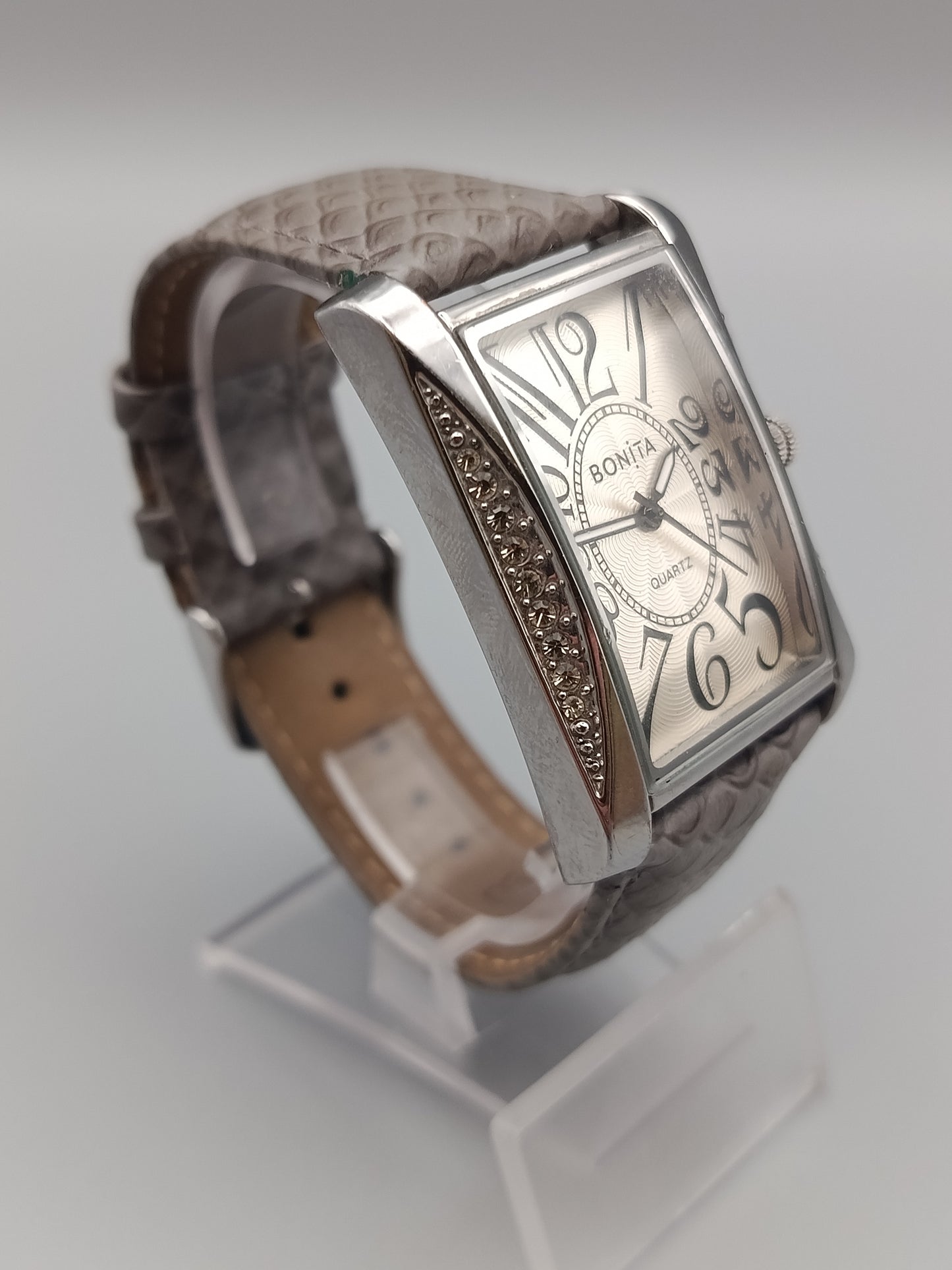 Elegante Bonita Damen Uhr Design mit Strass Besatz