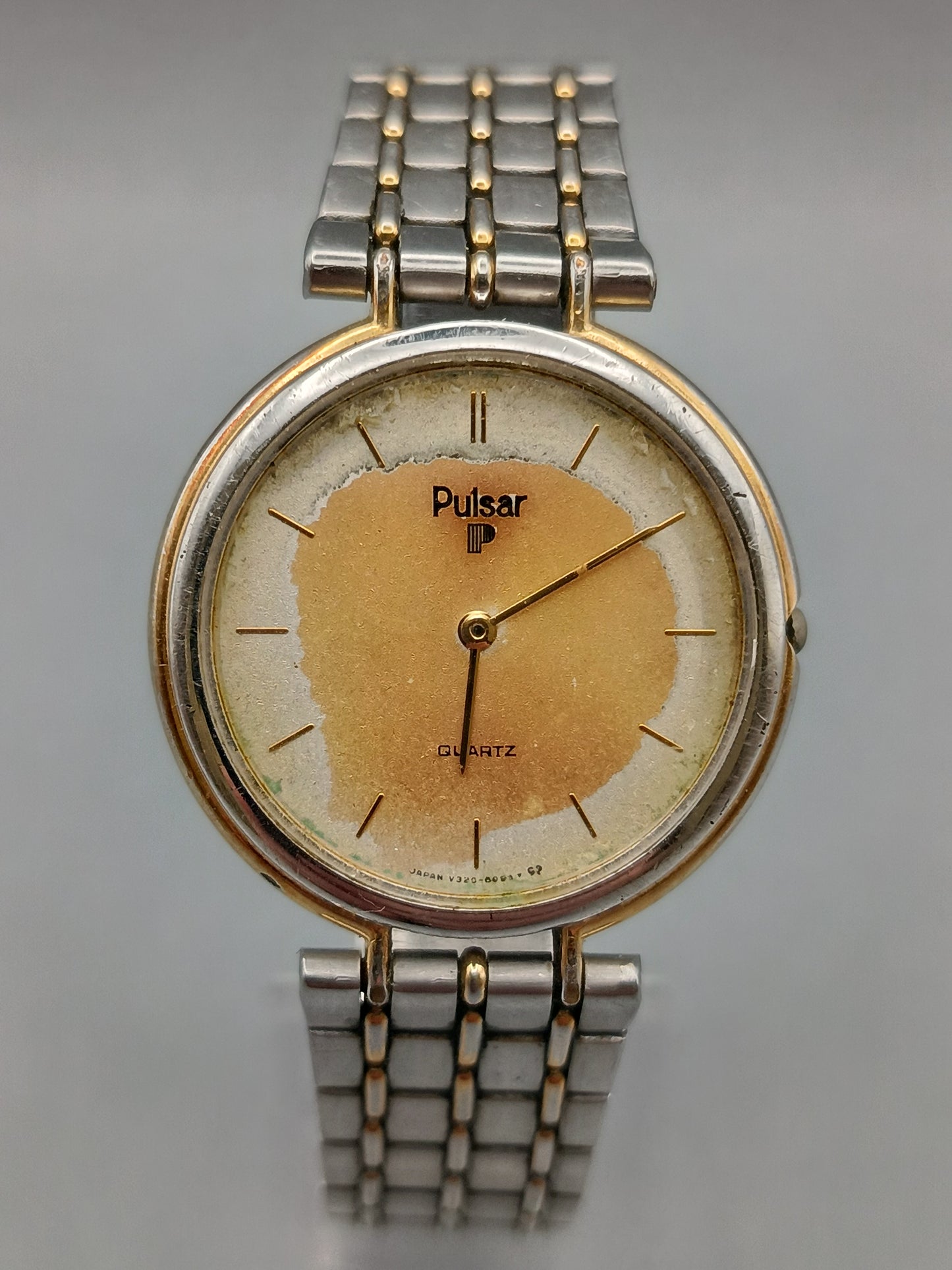 Klassische Pulsar Herren Uhr Zeitloses Bicolor Design