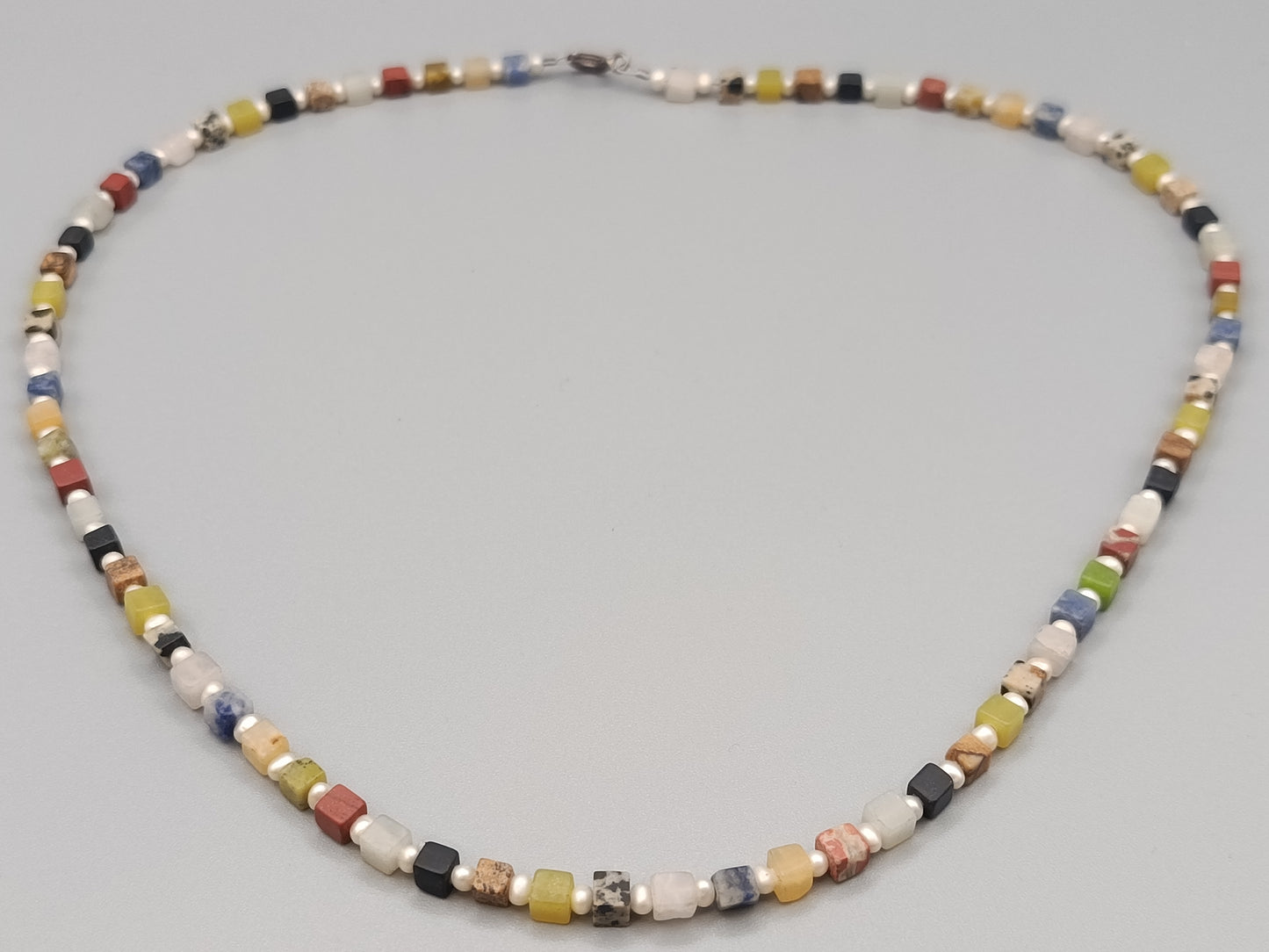Bunte Edelstein Würfelkette – Elegante Hals Kette