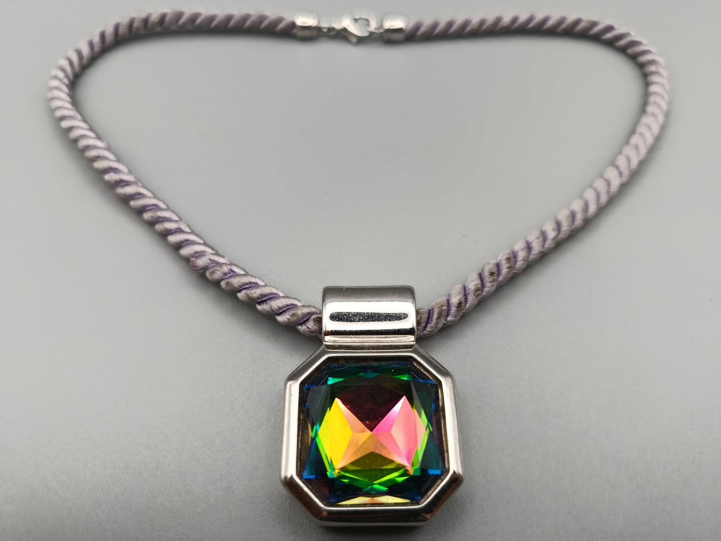 Elegante Damen Kette mit Kristall Anhänger