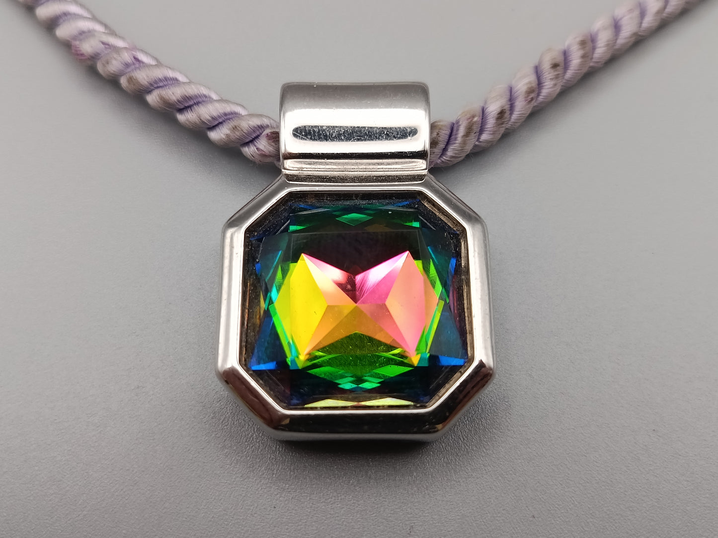 Elegante Damen Kette mit Kristall Anhänger