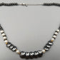 Elegante Hämatit Kette mit Perlen Akzenten