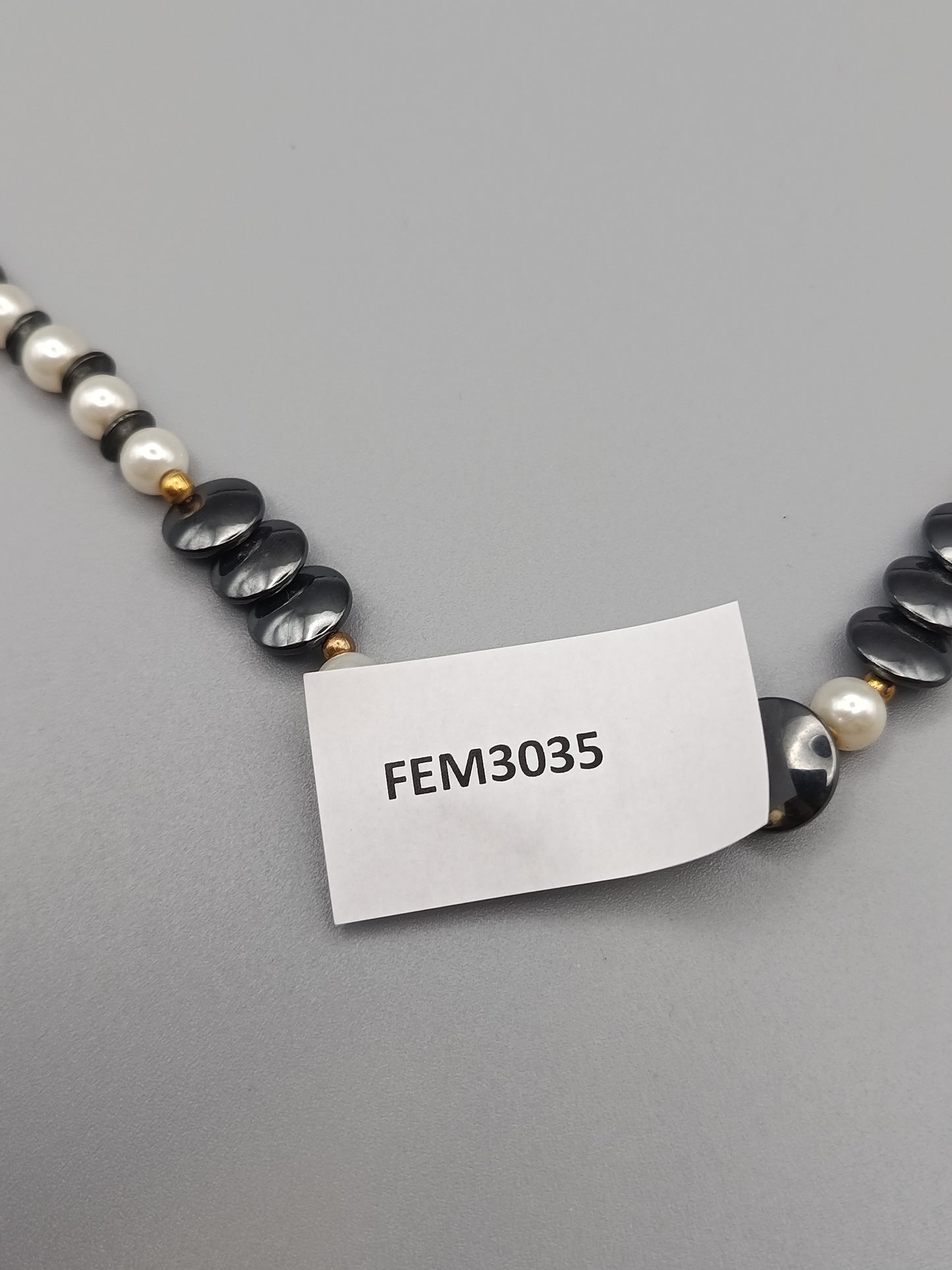 Elegante Hämatit Kette mit Perlen Akzenten