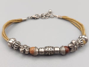 Rustikales Damen Armband Charmanter Ethno Stil